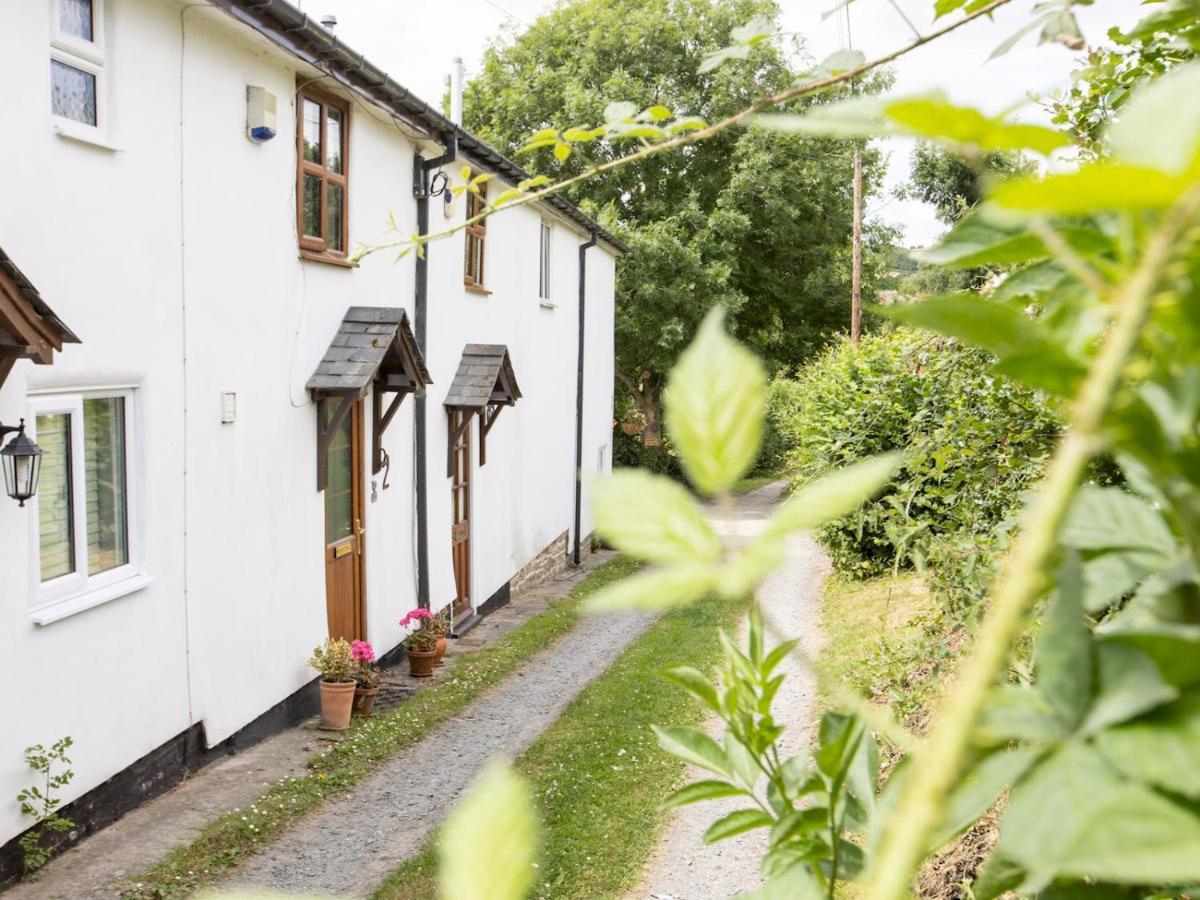 Pass The Keys Cosy Cottage With Views Over The Shropshire Hills Ludlow Extérieur photo