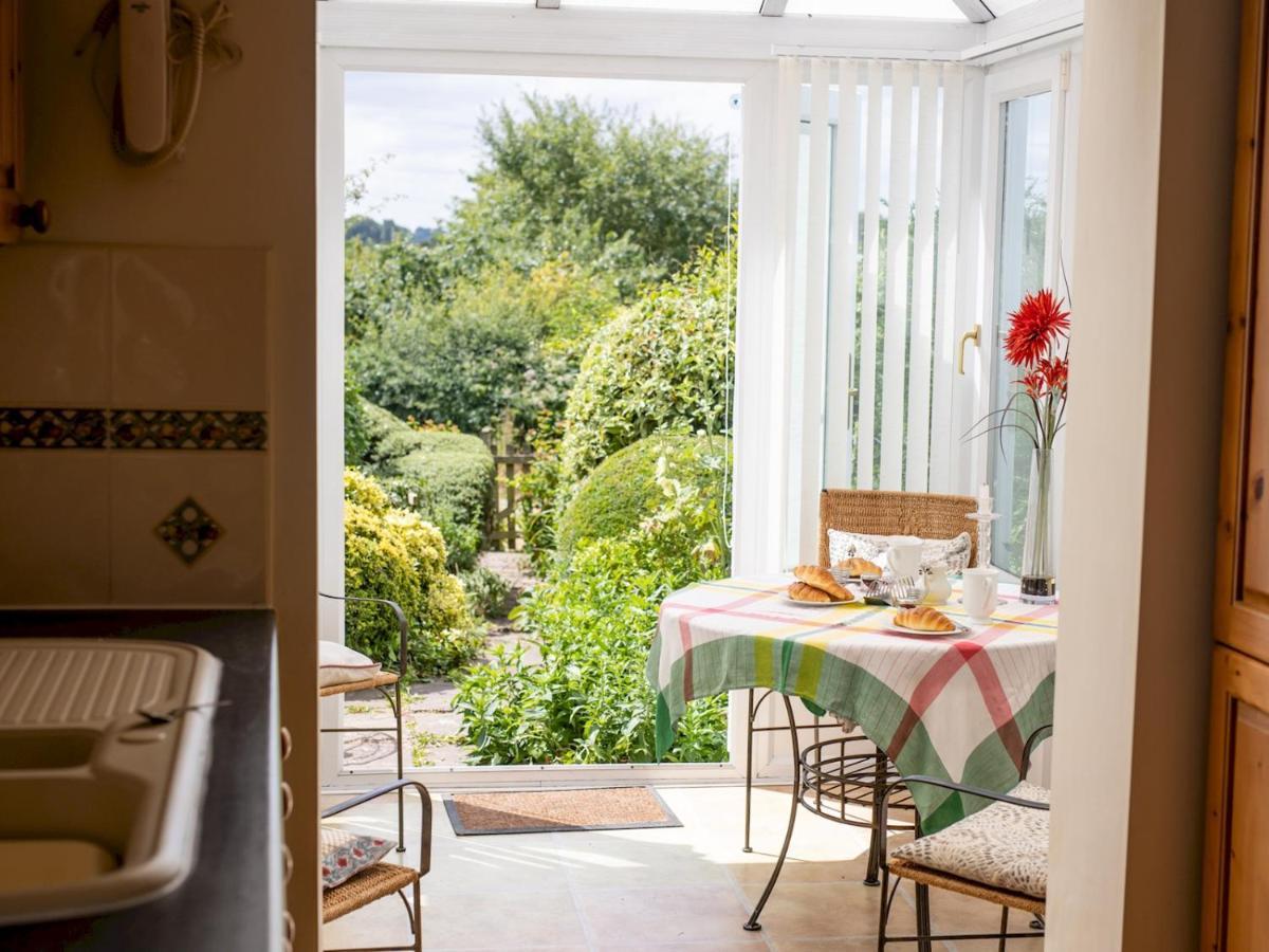 Pass The Keys Cosy Cottage With Views Over The Shropshire Hills Ludlow Extérieur photo