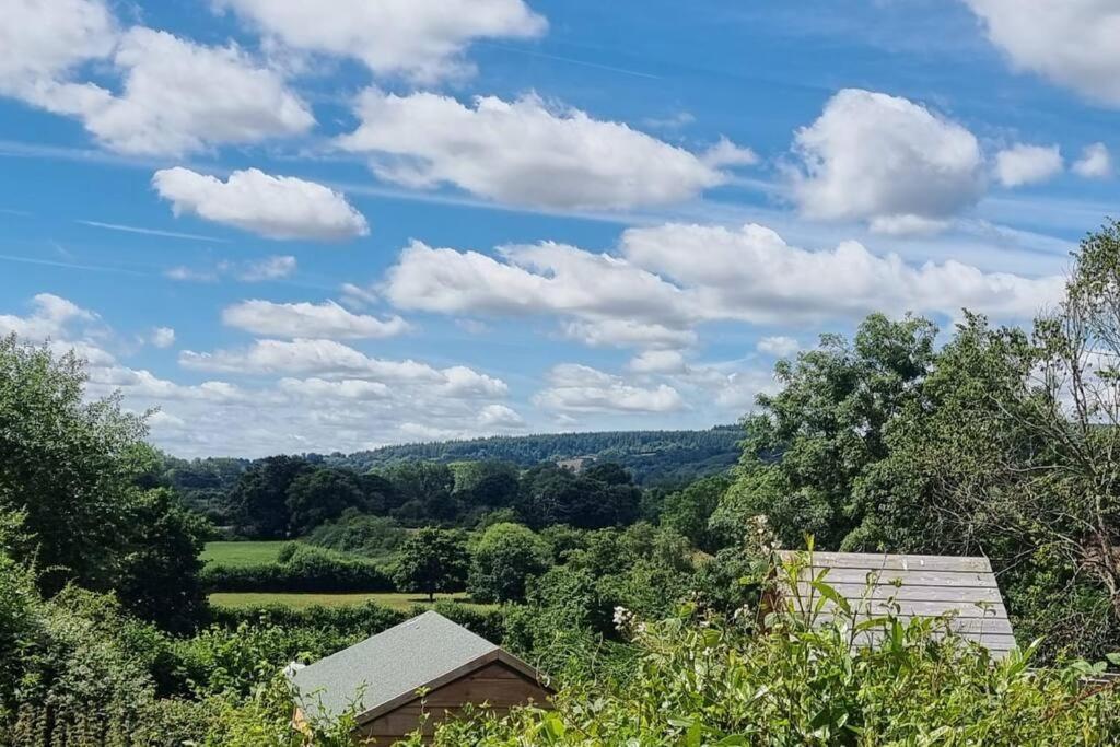 Pass The Keys Cosy Cottage With Views Over The Shropshire Hills Ludlow Extérieur photo
